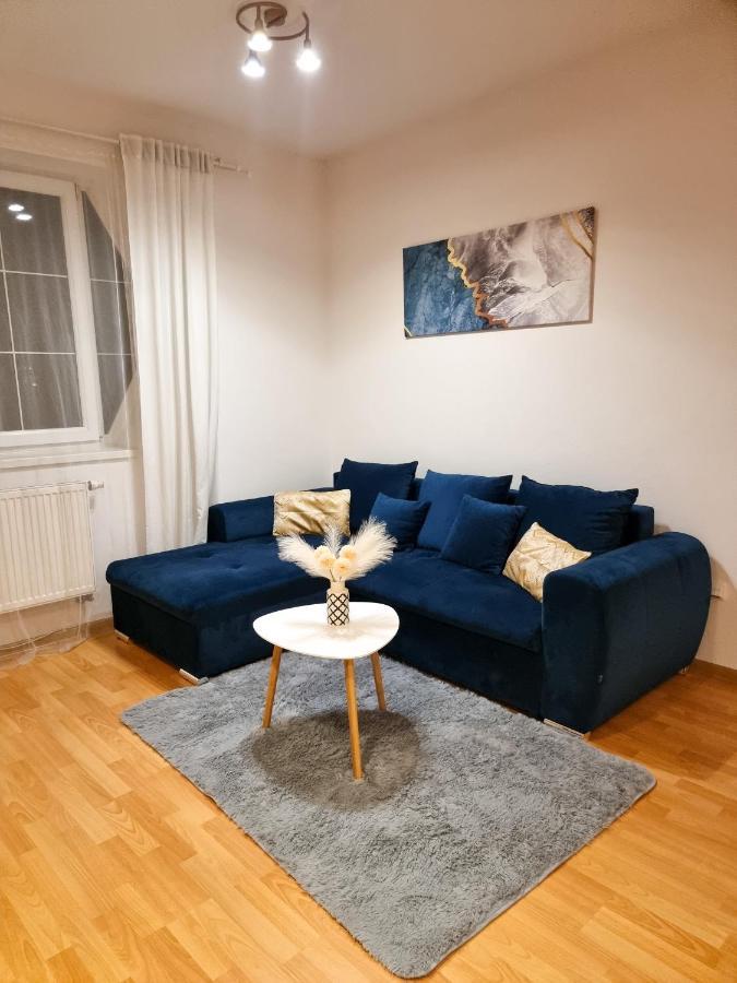 Modern & Cozy Apartment Near Hockey & Football Arena Братислава Екстериор снимка