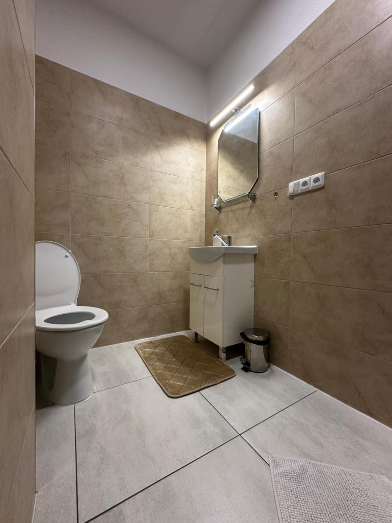 Modern & Cozy Apartment Near Hockey & Football Arena Братислава Екстериор снимка
